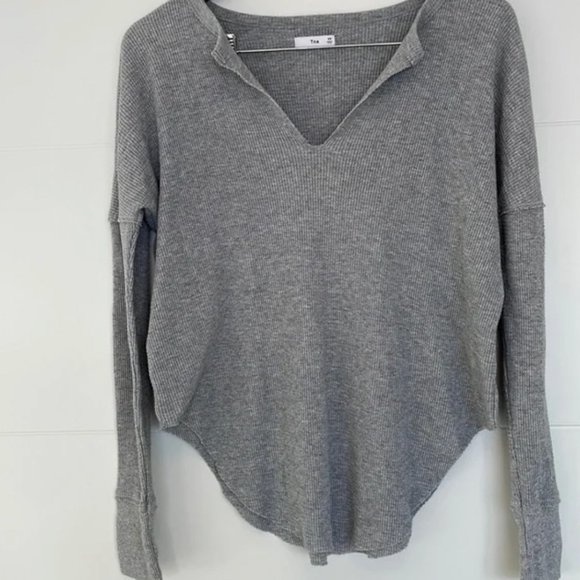 TNA Aritzia thermal waffle knit long sleeve vneck size XS gray - Picture 1 of 6